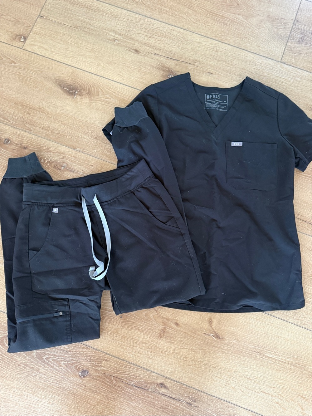 Black scrub set FIGS